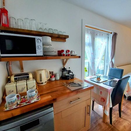 Stunning Countryside Views & Private Balcony! Cozy Room, 3 Miles To Lyme Regis - Free Parking & Wifi Аксминстер Экстерьер фото