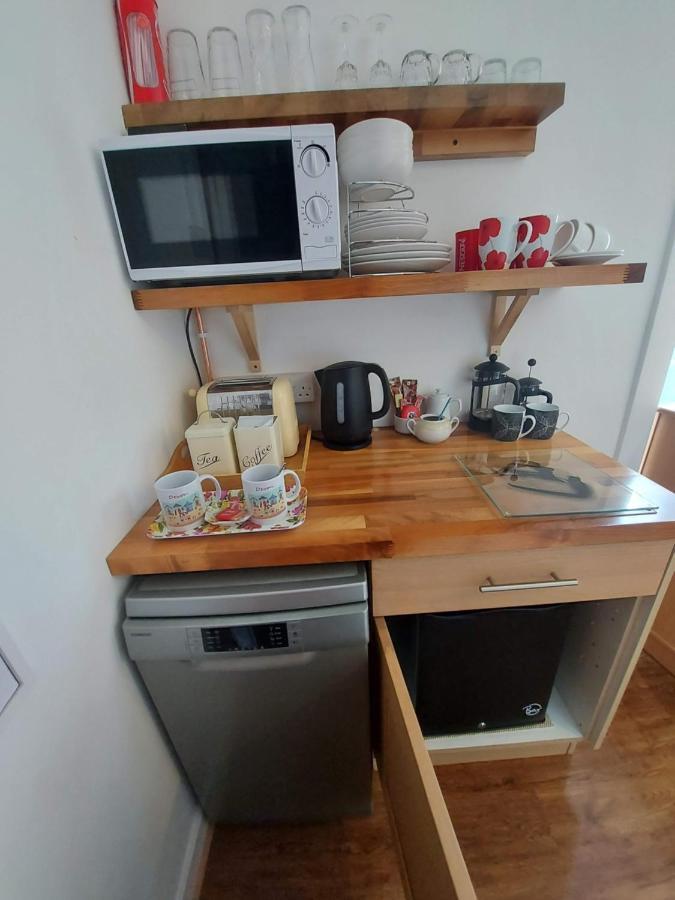 Stunning Countryside Views & Private Balcony! Cozy Room, 3 Miles To Lyme Regis - Free Parking & Wifi Аксминстер Экстерьер фото