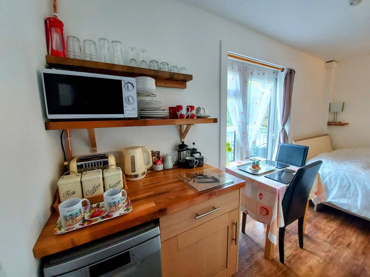 Stunning Countryside Views & Private Balcony! Cozy Room, 3 Miles To Lyme Regis - Free Parking & Wifi Аксминстер Экстерьер фото