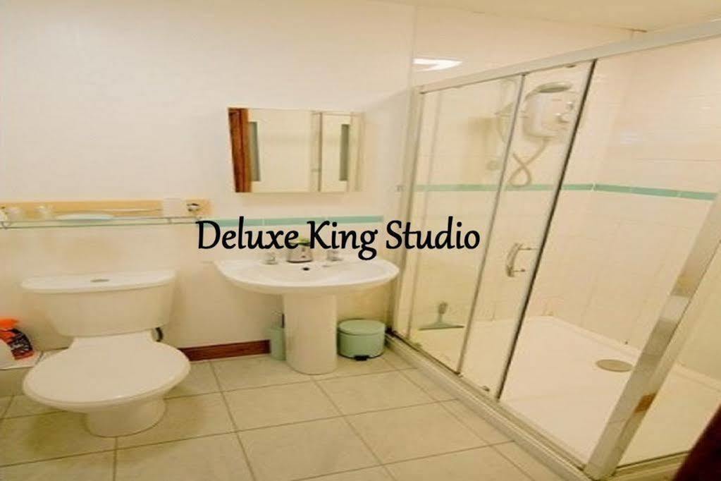 Stunning Countryside Views & Private Balcony! Cozy Room, 3 Miles To Lyme Regis - Free Parking & Wifi Аксминстер Экстерьер фото