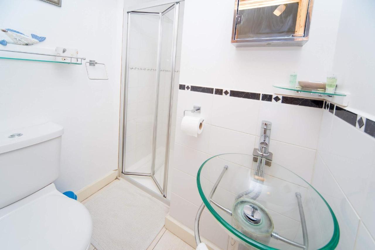 Stunning Countryside Views & Private Balcony! Cozy Room, 3 Miles To Lyme Regis - Free Parking & Wifi Аксминстер Экстерьер фото
